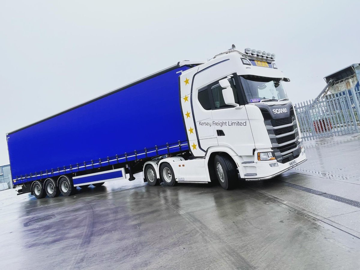 KerseyFreight's tweet image. A driver with pride 👌🏼

You need professionals that believe in setting high standards, because standards always matter.

#KFL #standards #scania
 
@KerseyFreight @brc #FORS #FIAS #DVS