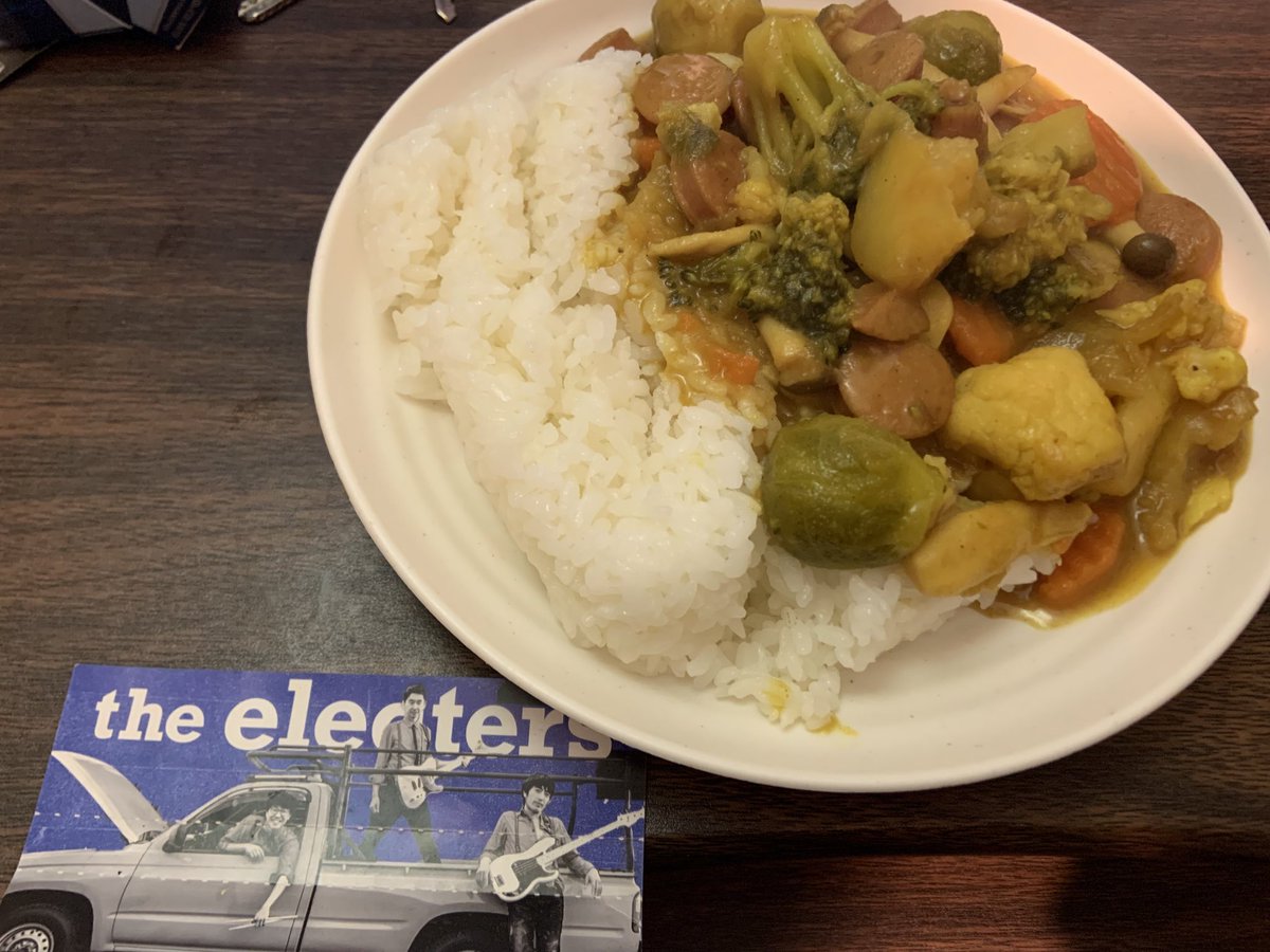 the_electers's tweet photo. ドラム鉄の
#業スー飯 
野菜具沢山カレー https://t.co/UCXUmVQaK2