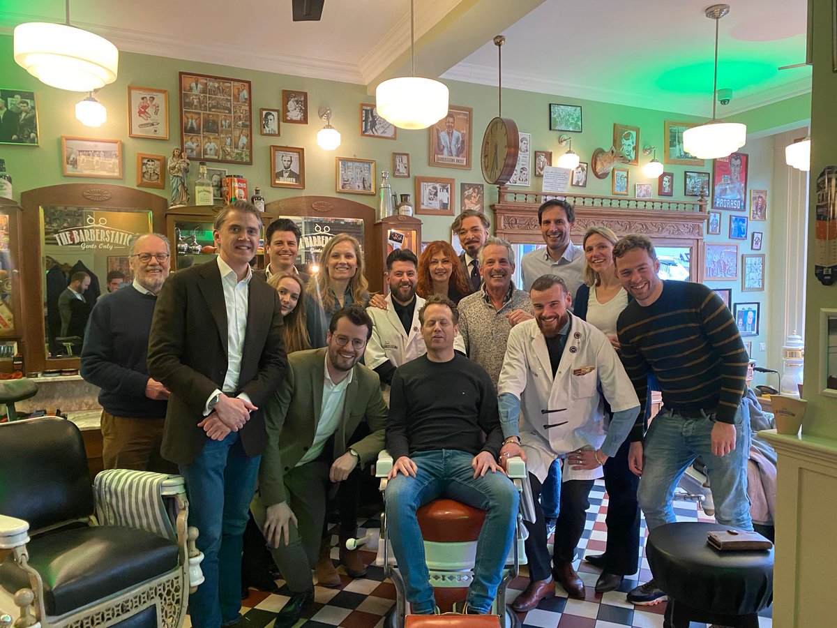 Gisteren hoog bezoek in #Barberstation #Utrecht! #Wopke in da house! <a href="/WBHoekstra/">Wopke Hoekstra</a>, <a href="/MirjamSterk/">Mirjam Sterk</a> en  <a href="/CDAUtrecht/">CDA Utrecht</a> wilden weten wat het #mkb en onze klanten in de stoel het meeste bezig houdt. Fijn om door de #politiek eens gehoord te worden. ☺️ #verkiezingen #debat