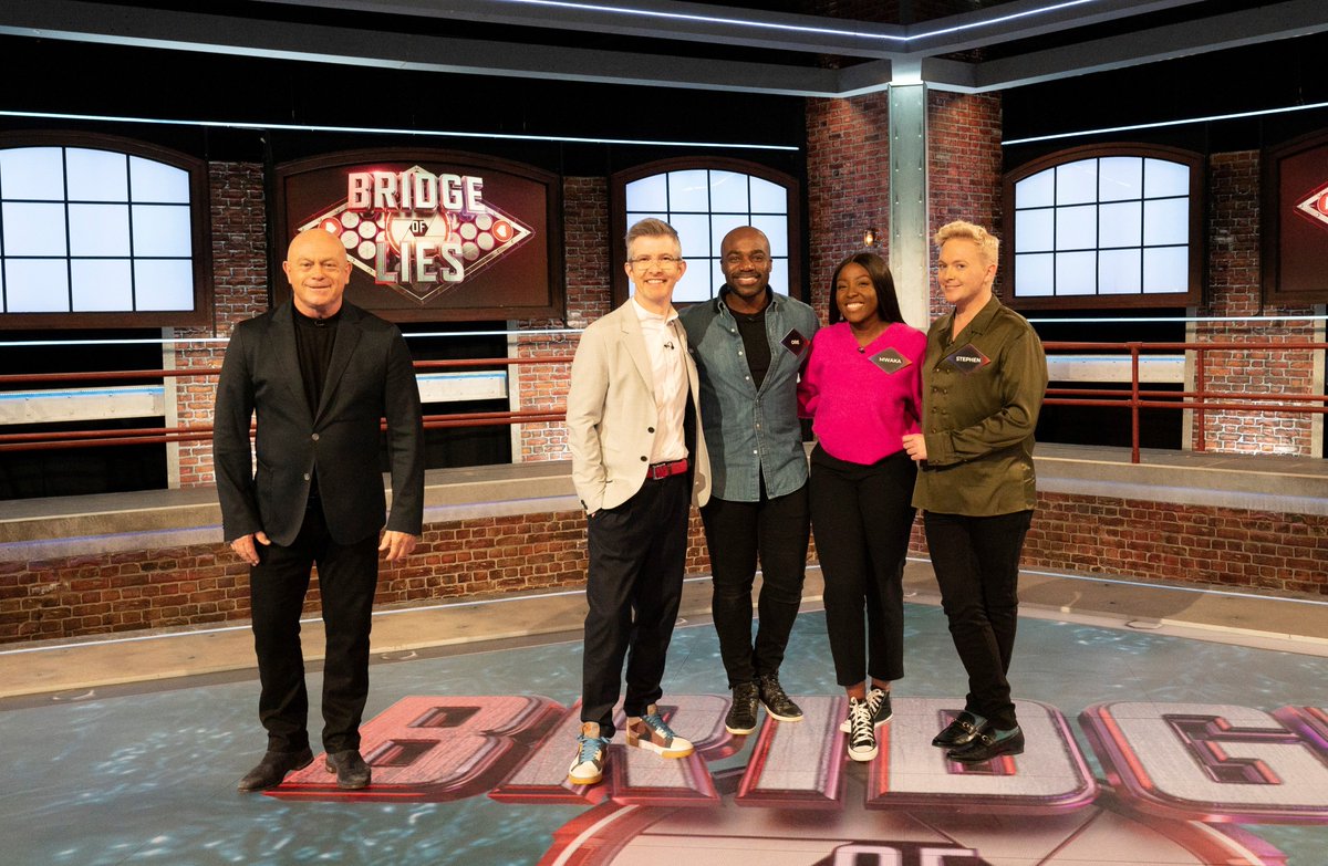 Tonight on Celebrity #BridgeOfLies it's the time of TV Presenters Team!🎥⭐️ @stephencomedy, @GarethMalone, Mwaka Mudenda and @OreOduba join @RossKemp for a chance to cross the Bridge.