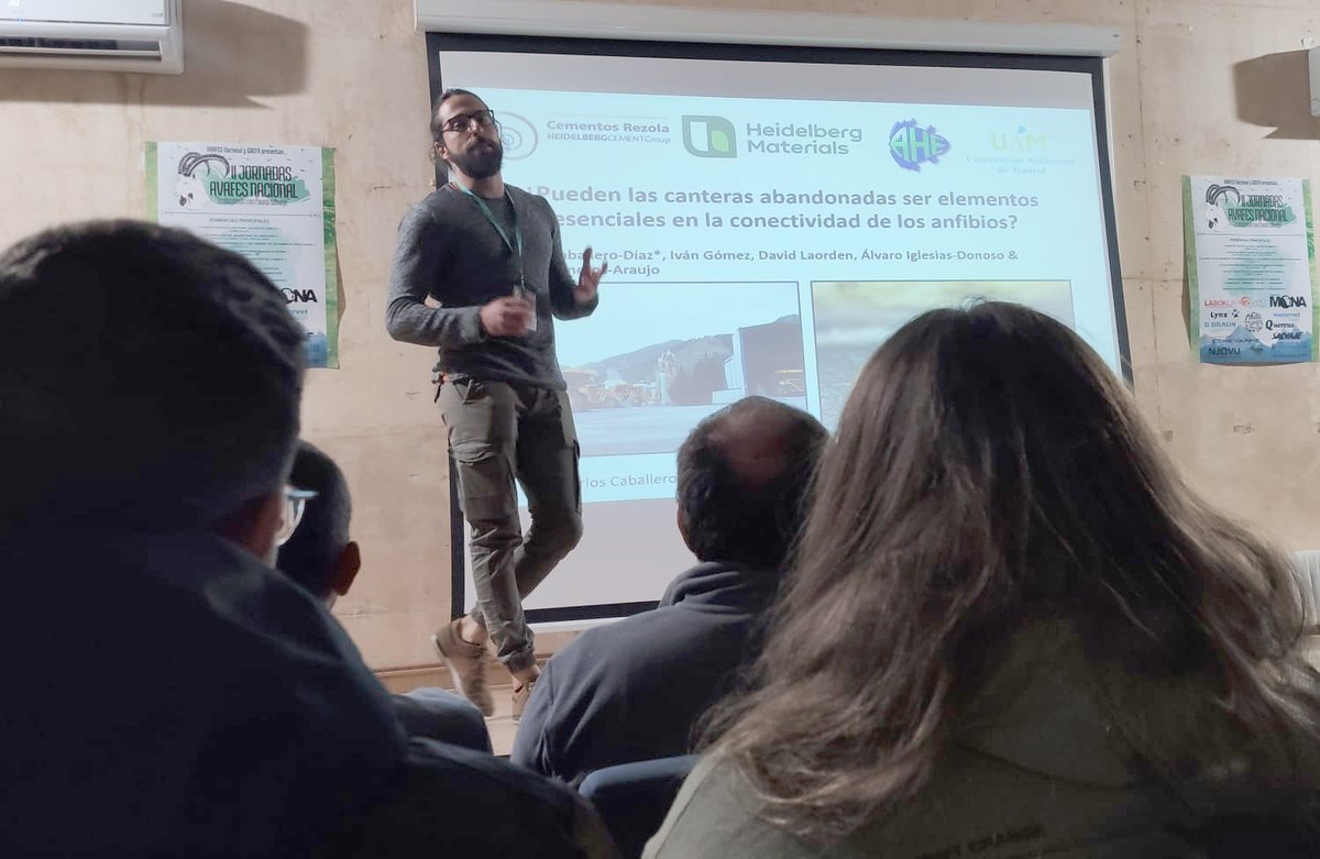 hd_materialsES's tweet photo. 🐸 El proyecto “Amphiquarry”, que estudia cómo las canteras son refugios esenciales para el futuro de los #anfibios y que se viene desarrollando en nuestra cantera de Arrigorriaga, fue uno de los trabajos presentados el pasado fin de semana durante las jornadas #AVAFES en Madrid https://t.co/OvoVaLa6YP