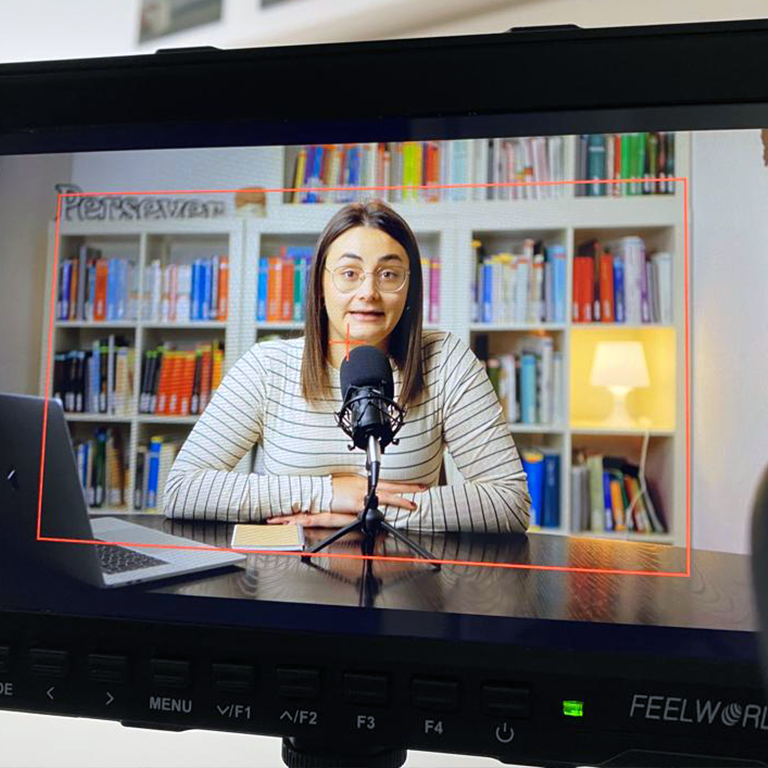 PerseverPIR's tweet photo. ¡Arrancamos la segunda semana de grabación de las videoclases! 🔛
Cada año actualizamos nuestras #videoclases basándonos en el examen de la última convocatoria PIR. #ExamenPIR #PIR2023
(1/2) https://t.co/sduKd5pomR