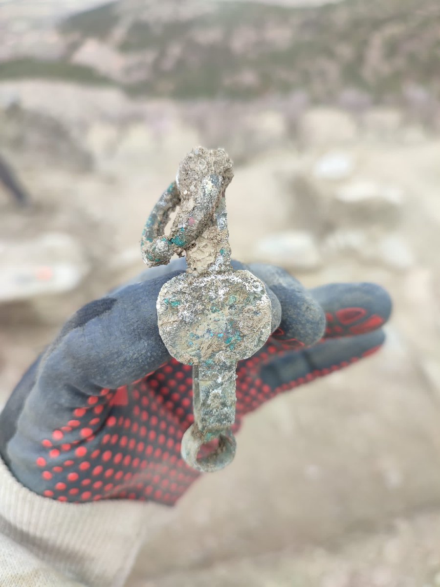 Enriquerlopez_'s tweet photo. La semana pasada concluyó la excavación arqueológica del Castillo de la Caba, en Aldeire, cuya fortificación se sitúa cronológicamente en el siglo XI. La fortaleza se conserva en muy buenas condiciones, prueba de ello también en la cantidad de artefactos que salieron a la luz https://t.co/zPvho06qwy