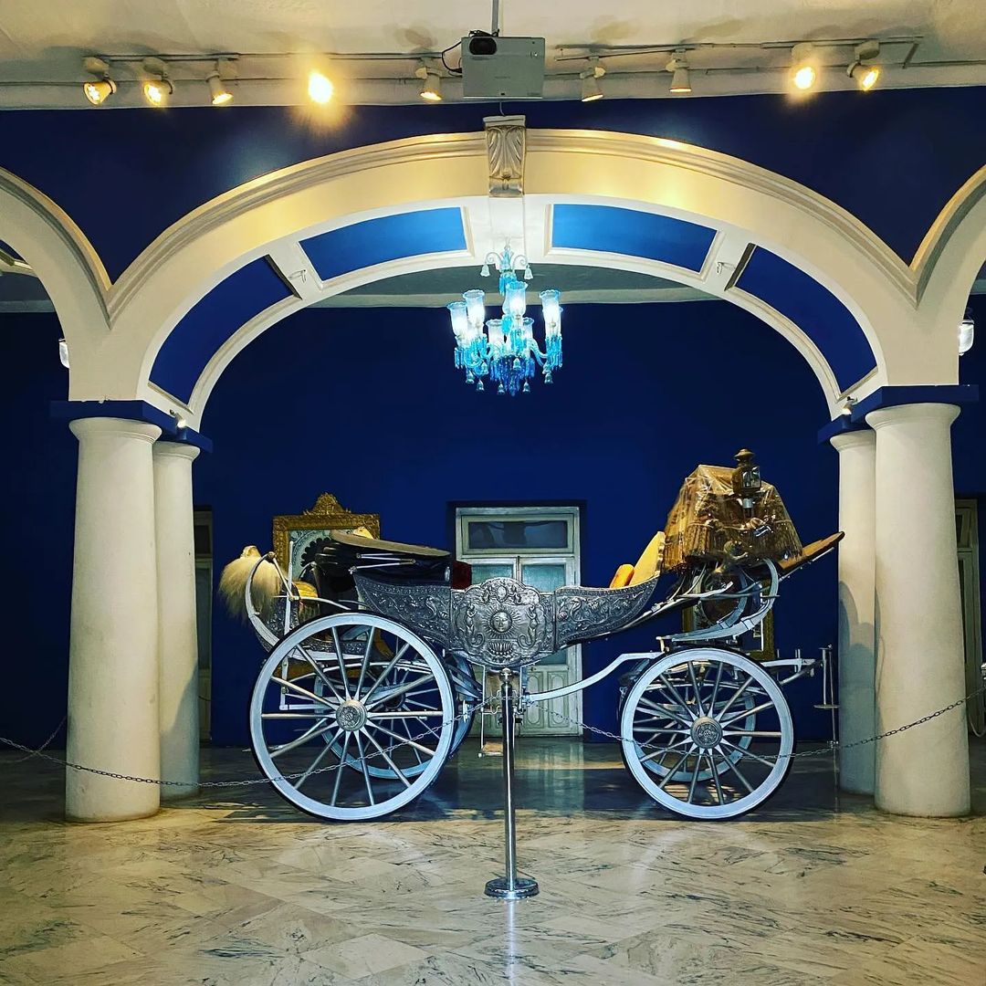 MPTourism's tweet image. Thank you @gaurangtraveller for sharing such an informative post about one of the finest #museums of #MadhyaPradesh

#YouShootWeShare #JaiVilasPalace #Gwalior #Architecture #History #Travel #Explore #MPTourism #MadhyaPradeshTourism #HeartofIndia #DekhoApnaDesh