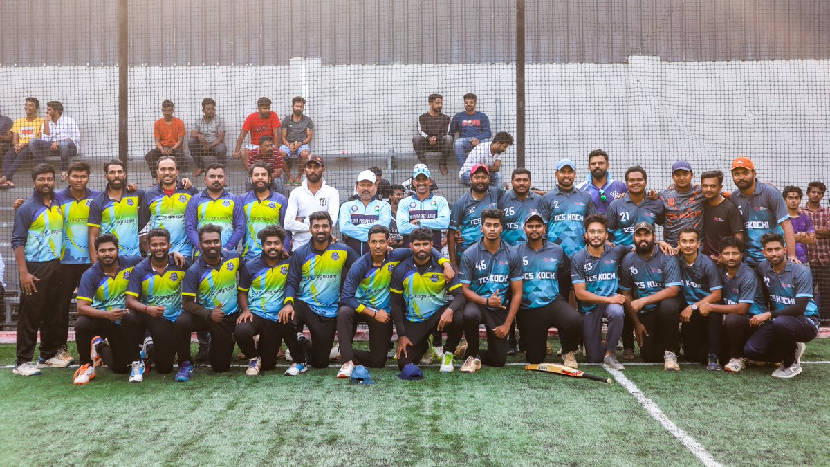 ItFutsal's tweet photo. The titans all primed to duel it out for 2023's title match!

#itfutsalchallenge #itfutsal #yokeitfutsalchallenge #BridgeGlobal #unitedsportscenter #infoparkkochi #cricket #crickettournament #cricketfinal https://t.co/xC9rqOuoKn