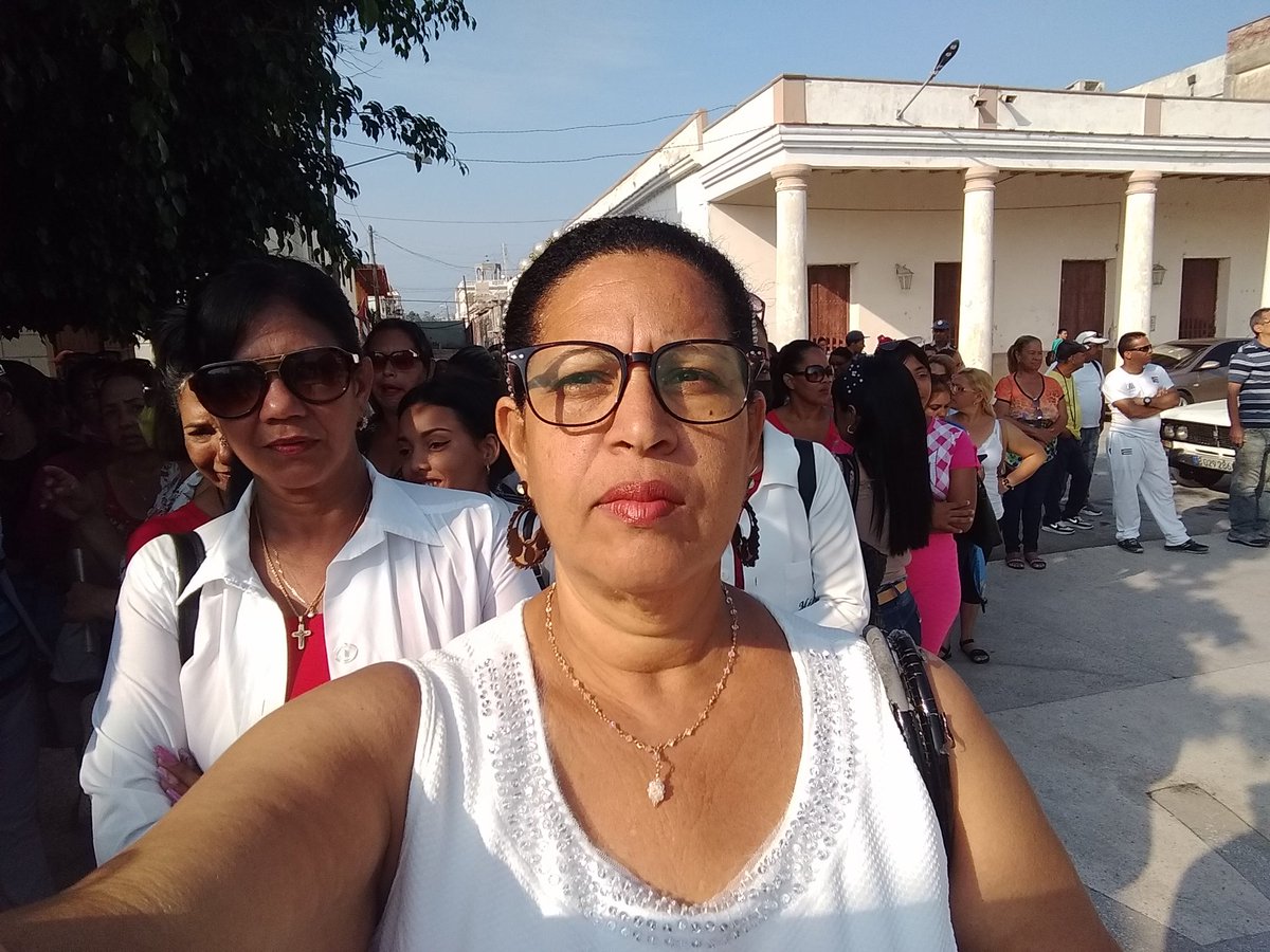 Ellas #Marianas de estos tiempos #MujeresEnRevolucion del <a href="/AndresConsejo/">Consejo 3 Andrés Luján Vázquez</a> dan a diario un #Si x #Cuba xq la unidad nos hace invencibles #CubaEsAmor #JuntarYVencer #YoVotoXTodos <a href="/Drliover/">Dr. Liover Casí Director Municipal De Salud. Mzllo</a> <a href="/DtoraDpsGranma/">𝖄𝖊𝖑𝖊𝖓𝖎𝖘 𝕰𝖑𝖎𝖆𝖘 𝕸𝖔𝖓𝖙𝖊𝖘</a> <a href="/DiazCanelB/">Miguel Díaz-Canel Bermúdez</a> <a href="/CapoNapoles/">Yanaisi Capó Nápoles</a> <a href="/BeltranReynier/">Reynier Beltrán Sánchez</a> <a href="/YanetsyTerry/">Yanetsy Terry Gutiérrez</a> <a href="/CMzllo/">CAM Manzanillo</a> <a href="/YordanyFonseca/">Yordany Fonseca</a>