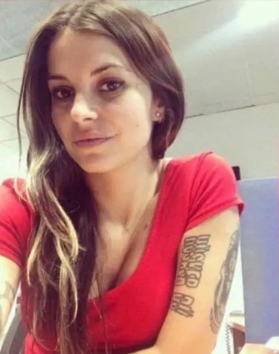 ThiagoIzq2022's tweet photo. Esta especial mujer, se ha adueñado del cariño y respeto de toda Cuba, por su firmeza y valentía, por sus principios y sentimientos expresados sobre la revolución cubana. Gracias @Ana_Hurtado86 por todo el amor q le das a mi patria. #IzquierdaUnida #CorazónRojo . https://t.co/lwXyzmTowE
