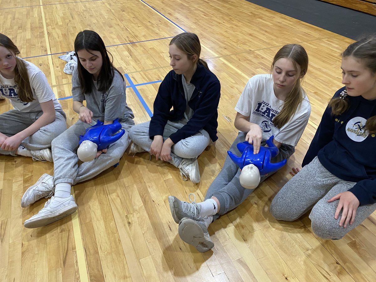 fun_in_physed's tweet photo. The 8th graders @SFX_Medina got a hands on lesson to wrap up their CPR/First Aid unit. #heathed https://t.co/LsKMc6oS3l