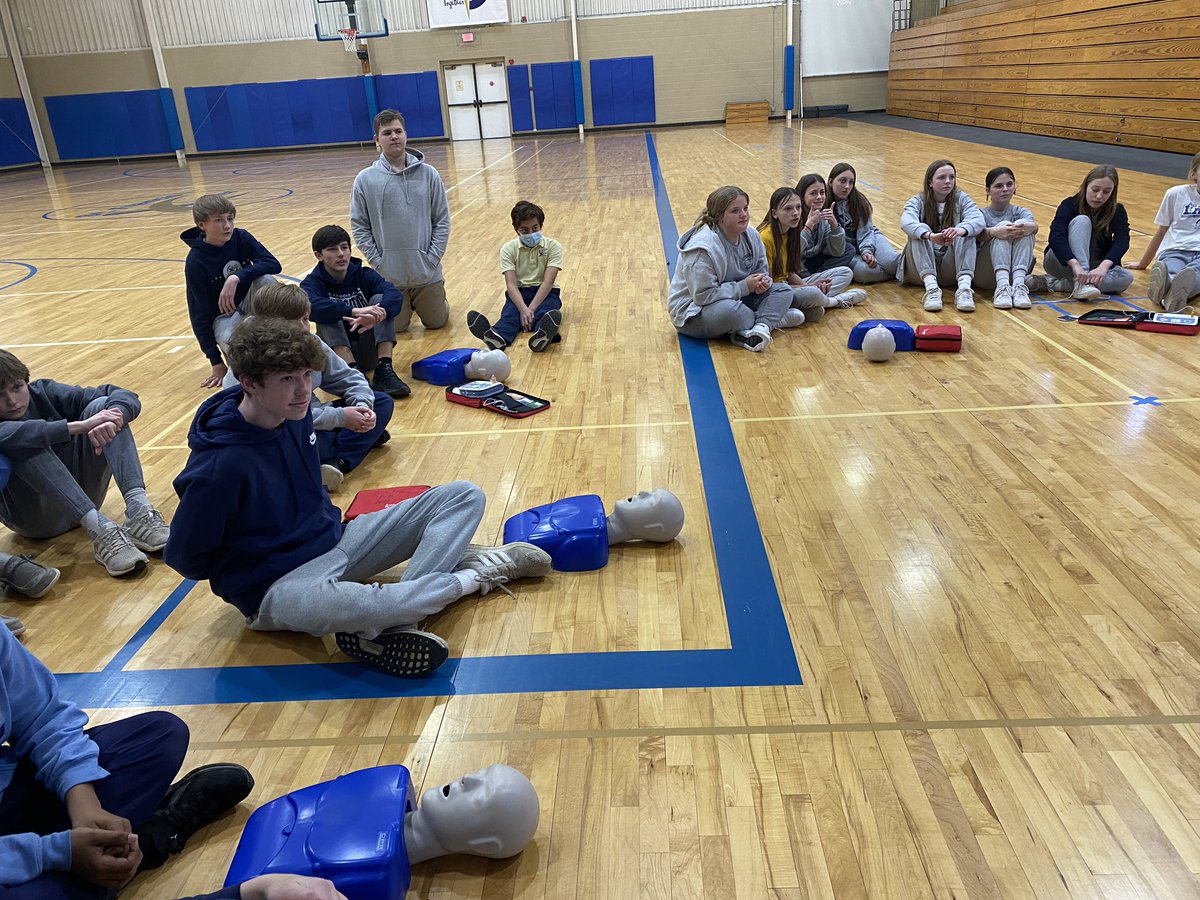 fun_in_physed's tweet photo. The 8th graders @SFX_Medina got a hands on lesson to wrap up their CPR/First Aid unit. #heathed https://t.co/LsKMc6oS3l