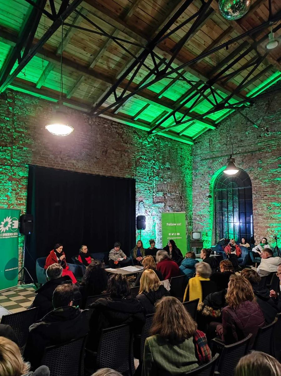 JakobBojanowski's tweet image. W miniony weekend miałem przyjemność wziąć udział w #EuropeanIdeasLab organizowanym przez @Zieloni @europeangreens i @GreensEFA czyli szeregu paneli i debat dotyczących nowoczesnej, ekologicznej wizji Europy i Polski.
Bardzo dziękuję za te 2 niezwykle interesujące dni💚
#GoGreens