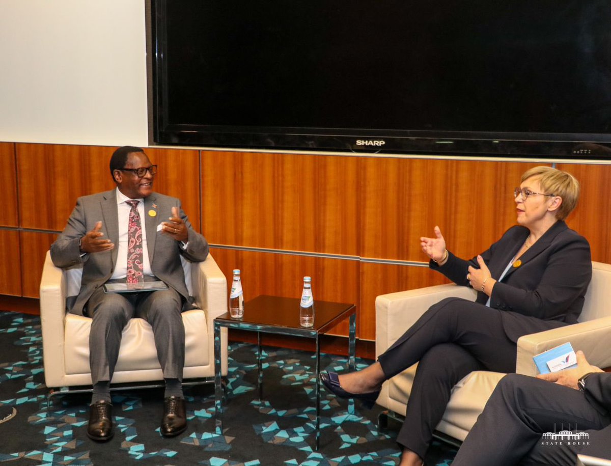 LAZARUSCHAKWERA's tweet photo. I have met Nataša Pirc Musar, President of #Slovenia with whom we discussed consolidation of cooperation. Malawi welcomes all forms of support from Slovenia in implementing #Doha Programme of Action.
#ProsperingTogether
#Slovenia https://t.co/ALshMnYLIZ