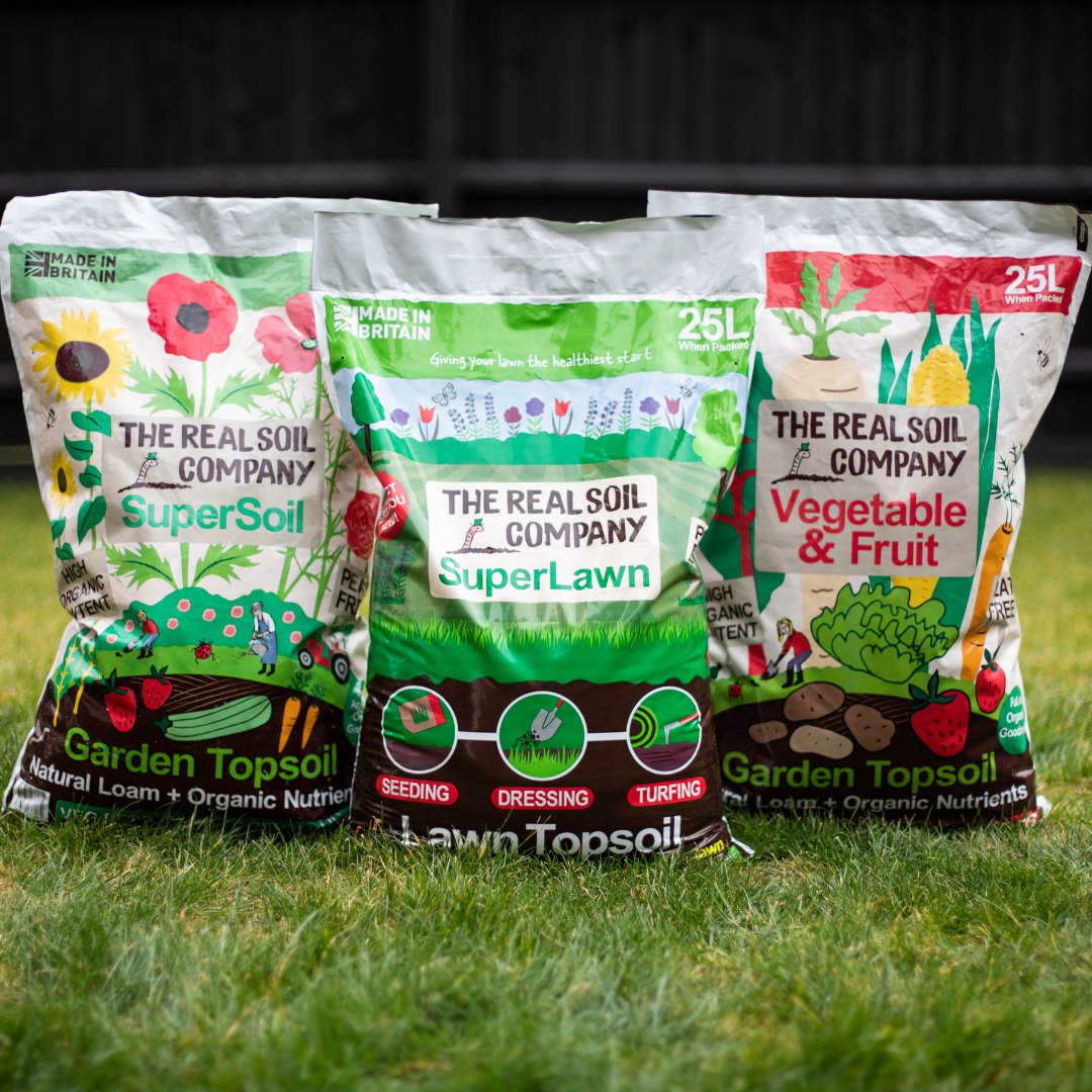 When it comes to #natural #peatfree #topsoil The Real Soil Company has been leagues ahead of many other UK soil producers, with its range of peat free topsoils that are specially enhanced with ethically sourced organic components. ​
#SuperLawn #SuperSoil  #PeatFreeGardening