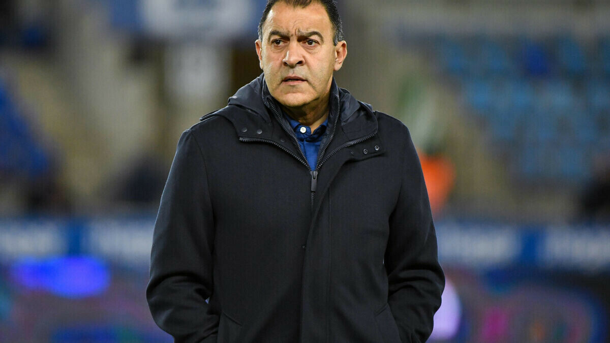 SiempreAlDiego's tweet photo. Ilyes #Chetti, jugador del #Angers, está imputado por acoso sexual y va a juicio en abril.
Su entrenador Abdel #Bouhazama, no le dio mucha entidad al asunto, lo puso de titular el finde y dijo: "todos hemos tocado chicas".
Vergonzoso y lamentable. https://t.co/QgrkDdr0va