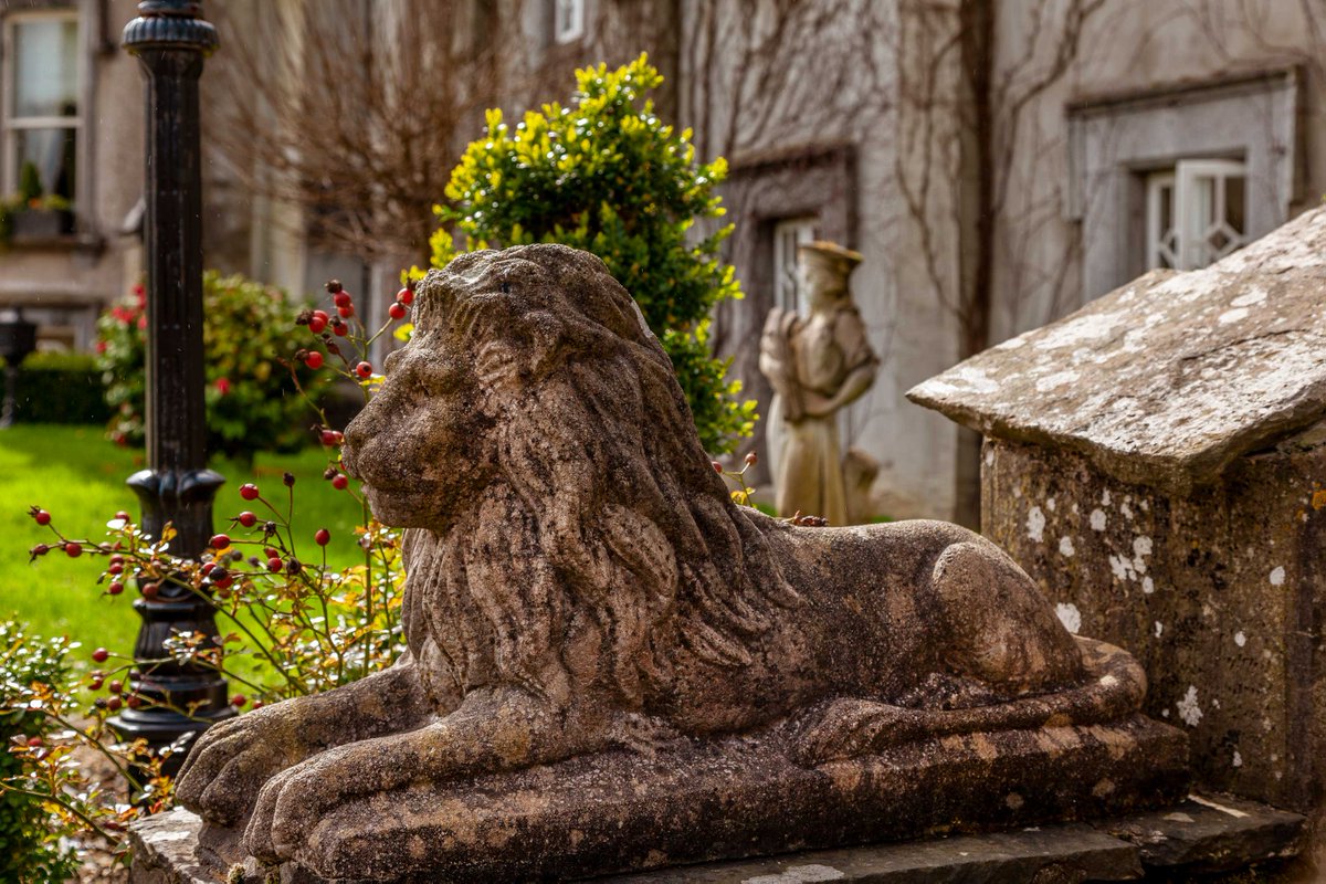 BallyseedeCastl's tweet photo. Take a step through time and admire the incredible historical details of Ballyseede Castle.
Before you step foot into the medieval Irish Castle, you will be greeted by historic statues and monuments which are dispersed around the Castle estate.
#castlehistory #castle #irish https://t.co/zH3rLGexVm
