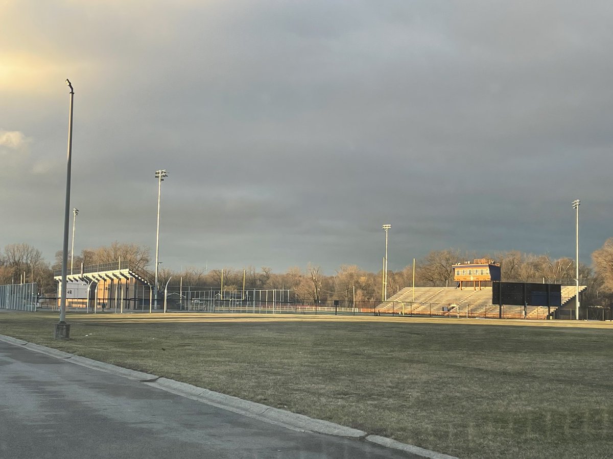 wscougarsfb's tweet photo. The Sun is Shining on Cougars Stadium ๐๏ธ #PawsUP #SpringBallComingSoon https://t.co/uZLz89lK75