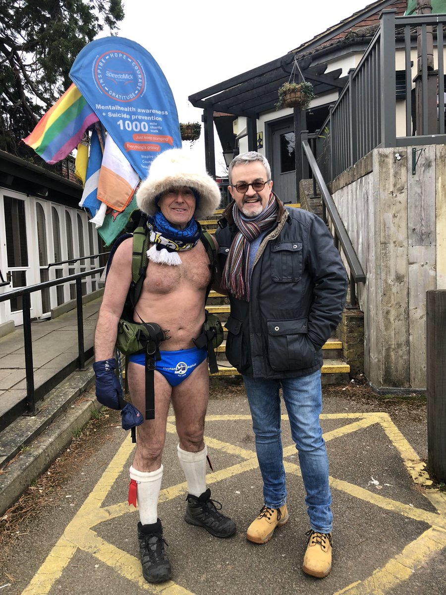 Back on the road! Just drove past last Saturday’s guest <a href="/BBCNorthampton/">BBC Northamptonshire</a> @SpeedoMick! – he’s on the A508 between Yardley Gobion and Old Stratford. Give him a toot &amp; a tenner! 
Good to see you back under way. Mick - you’ve got this. 👍🏻👀🏁 #millionpoundtarget