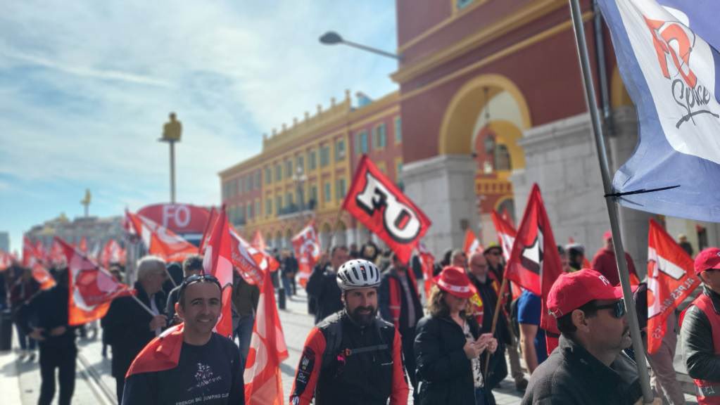 Les militants de la #FECFO encore présents partout en France dans les manifestations !
La mobilisation s’accentue nous sommes de plus en plus nombreux à demander le retrait de cette injuste et inutile projet de réforme des retraites !
Comme ici à Nice…
On lâchera rien !
#fecfo