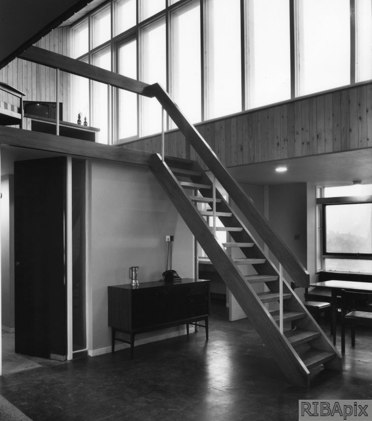 FINAL RIBApix #L20tuesday! A huge thank you to RIBA for letting us delve into their treasury of archival images over the past year ❤️🙌

Image: Charles Morris Hall warden’s flat, 1966
Credit: John Maltby / @RIBA Collections
#L20tuesday #RIBApix #RIBACollections