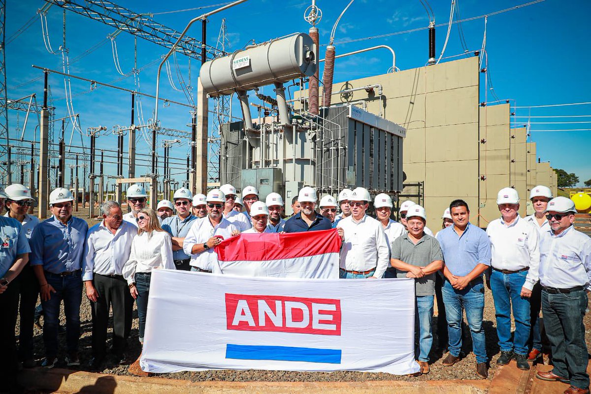 PresidenciaPy's tweet photo. El presidente @MaritoAbdo participó de la puesta en operación del Primer Banco de Transformadores de potencia en la Subestación Yguazú en 500 kV de la @ANDEOficial. Esta obra permite que el Paraguay disponga del 100 % de la energía que le corresponde en la @itaipuparaguay https://t.co/AlVZy0oJxn