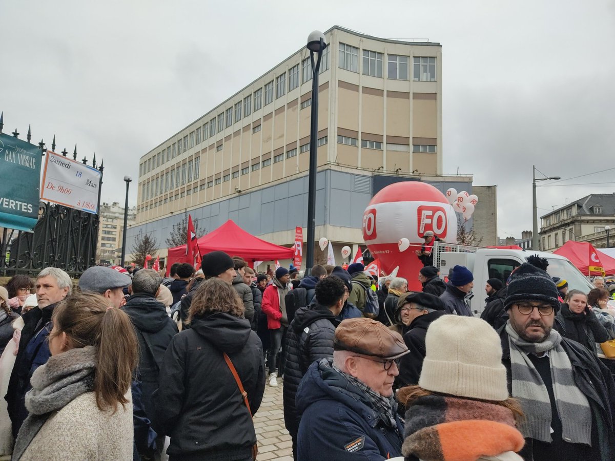 snfolc87's tweet image. On se prépare pour la manifestation ! #fo #fnec #snfolc @force_ouvriere #limoges #grevedu7mars