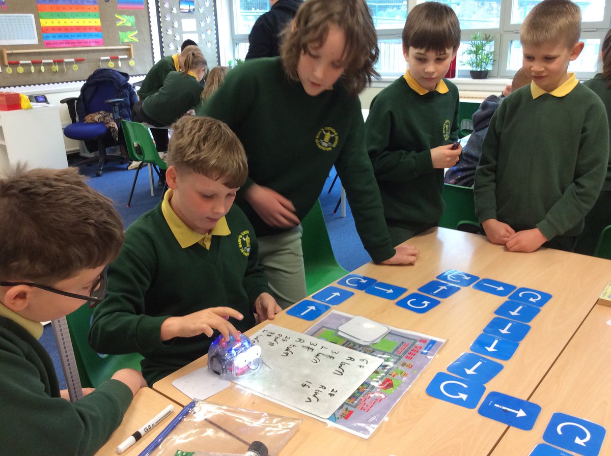 StMarysRCSch's tweet photo. Dosbarth Crwban enjoyed their lesson with Miss Williams this morning, learning how robots are used to find blocked pipes. Gwaith gwych bawb! Diolch Miss Williams! #SMRY5 โฆ@DiscoverDwrโฉ https://t.co/MvTLf5pkTS