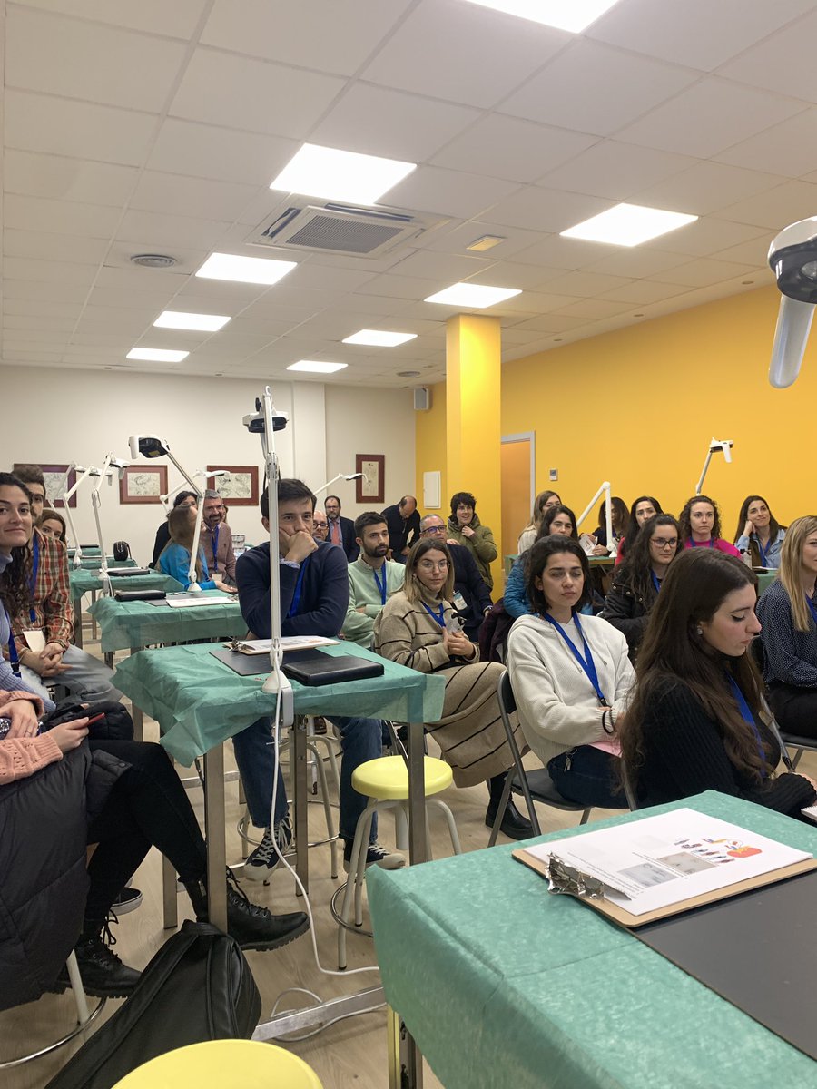 El curso TxThiel reúne un año más a jóvenes/futuros urologos, CxVasculares y enfermeras en torno a la Extracción y el Trasplante renal <a href="/Hospital_FJD/">Fundación Jiménez Díaz</a>. Agradecidos a <a href="/ONT_esp/">Organización Nacional de Trasplantes</a> y sociedades científicas colaboradoras <a href="/InfoAeu/">AEU</a> <a href="/TrasplanteAEU/">Trasplante Renal - (AEU)</a> <a href="/AEEU_Enfuro/">AEEU Enfuro</a> <a href="/uromadrid/">soc.urológica.madrid</a> 
<a href="/scentroacv/">SCACV</a> <a href="/Uroweb/">European Association of Urology (EAU)</a>