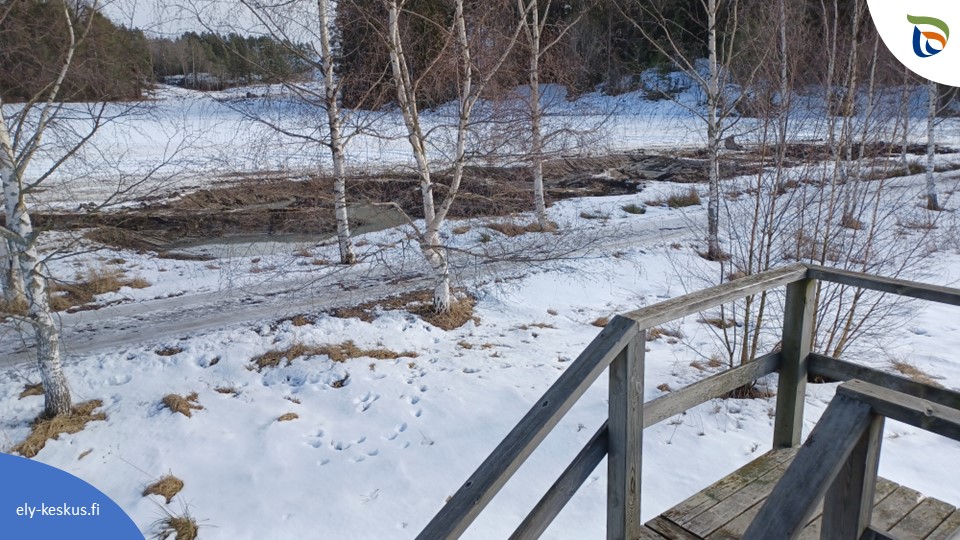 Luolalanjärvella perustetaan kosteikkoa järveen laskevaan ojaan. Tavoitteena on vähentää järveen tulevaa kuormitusta. <a href="/VarsinaisELY/">Varsinais-Suomen ELY</a> vieraili työmaalla 3.3. Olosuhteet työlle ovat otolliset ja työ etenee vauhdilla. Työn toteuttaa <a href="/NaantaliK/">Naantalin kaupunki</a> ELY-keskuksen myöntämällä avustuksella.