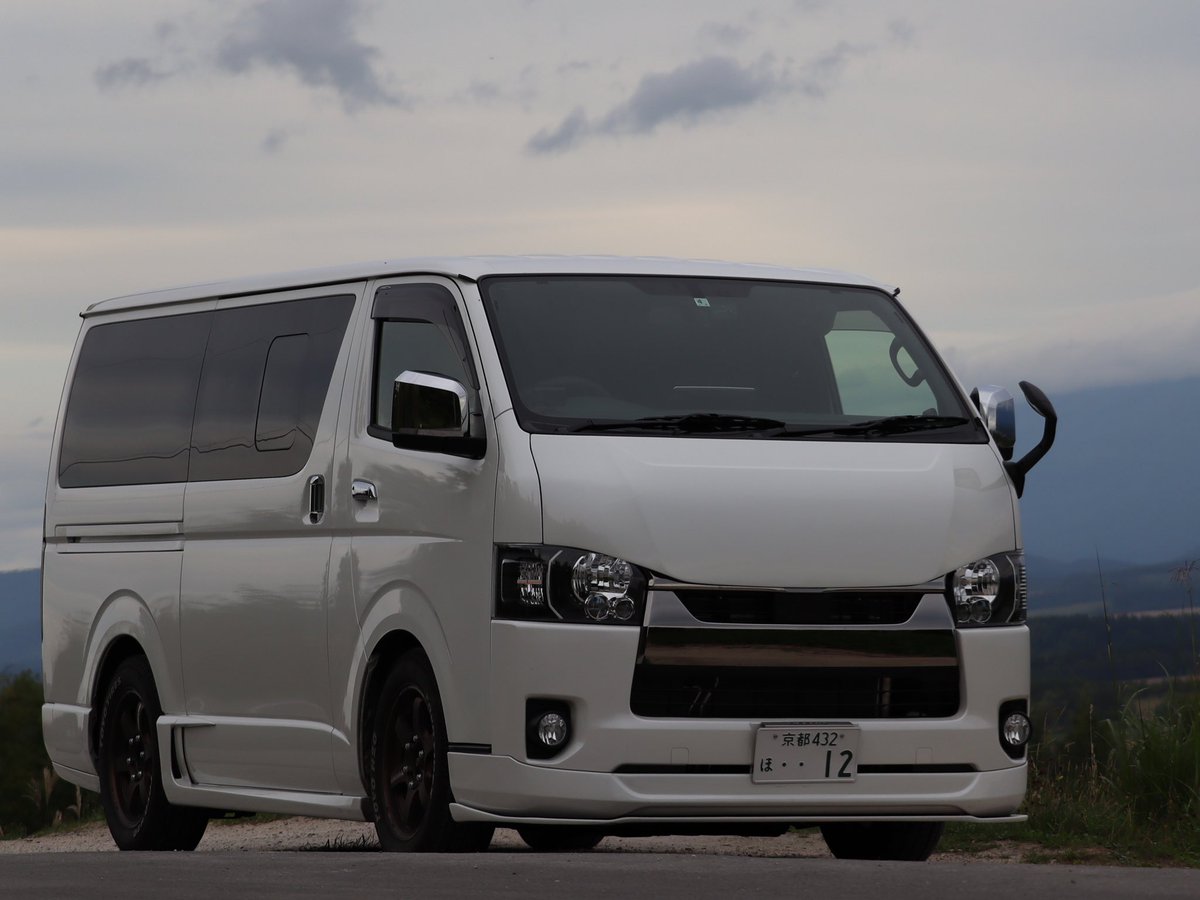sy_parts's tweet photo. 今日は3月7日で #TE37の日 らしいです!
180SX以外に、メインで乗っているハイエースに僕もTE37を履かせています!
この丁度いい太さの6本スポークが好みにドストライク過ぎるんです...🥰
1番気に入ってるカスタム箇所です😊
#TE37 #TE37SB #VolkRacing #レイズ #RAYS #ハイエース #HIACE
み。 https://t.co/76UCQk5xb0