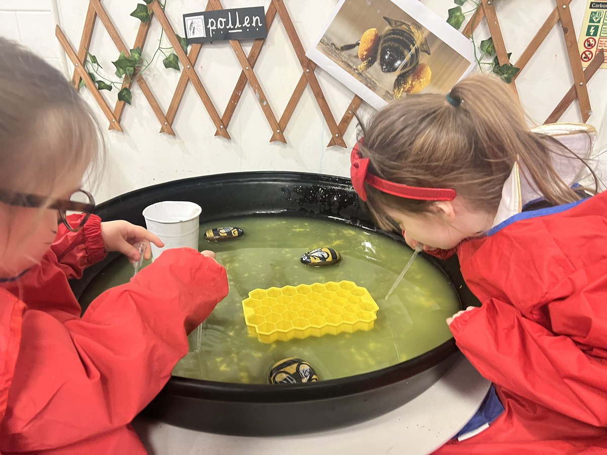 Acorns have been immersing themselves in their learning journey about bees and independently using new vocabulary in their play. “I’m collecting nectar with my proboscis.” <a href="/WoodhillSch/">Woodhill Primary School</a> <a href="/WordAware/">Stephen Parsons</a>  #eyfs #savethebees