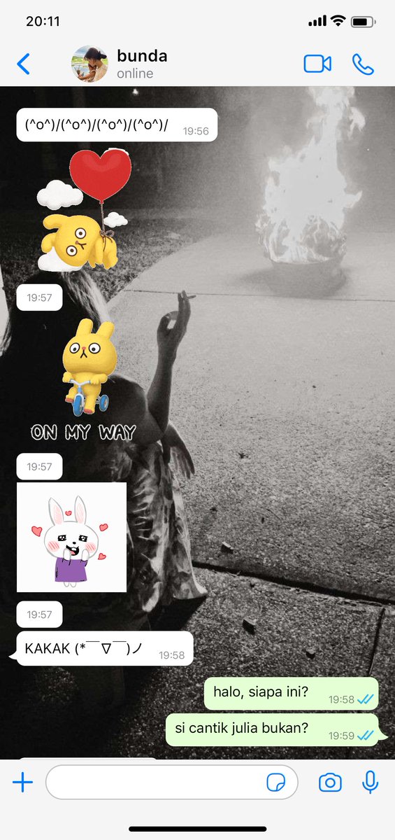 nareavera's tweet photo. kalau julian ditanya sayang tikus atau nggak
โhaechan one tweet au https://t.co/oodeIXo2C1