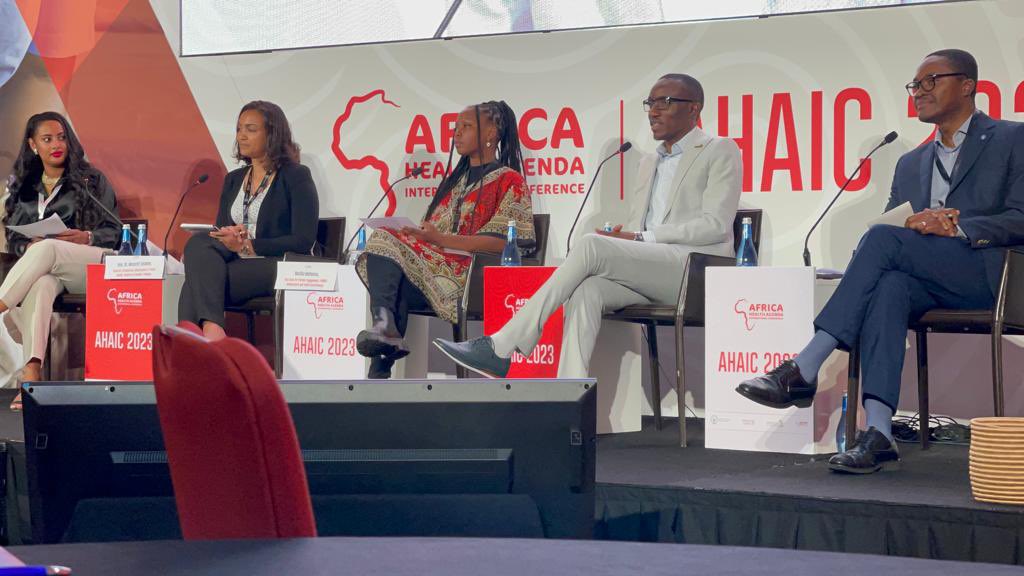 Young people must be stakeholders in all initiatives. We need to create a forum for inter-generational dialogue & advocate for mainstreaming of issues affecting the youth into decision-making in all platforms - @PromesseCKaniki 

#AHAIC2023 
@AUBingwa @AfricaCDC