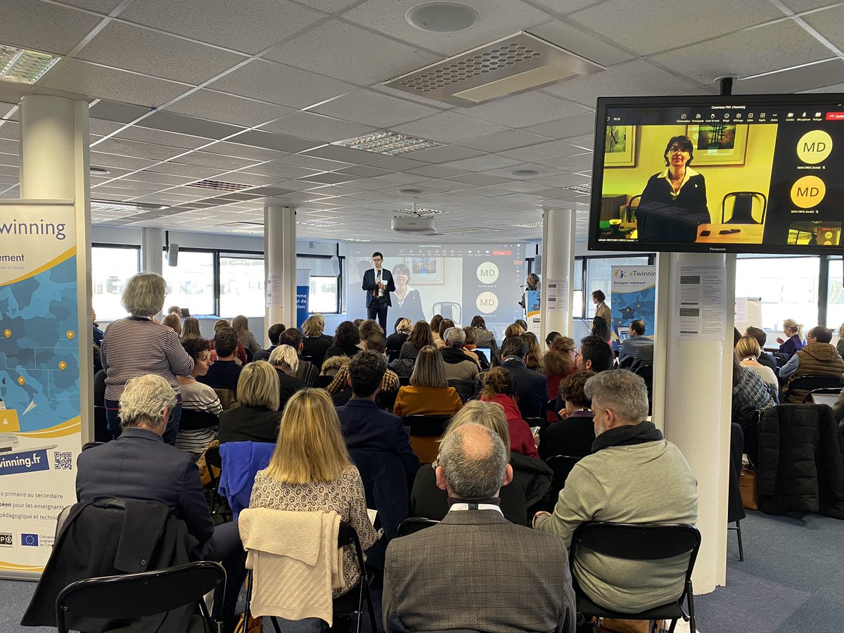 📣 Ouverture du séminaire #PNF -
Programme national de #formation - orchestré par #eTwinning, destiné à l’amélioration de l’enseignement des #LanguesVivantes. 
Avec #LaurentBergez <a href="/IsabelleLeguy/">Isabelle Leguy</a> <a href="/alex_wisniewski/">Alexandra WISNIEWSKI</a> #NathalieNikitenko
