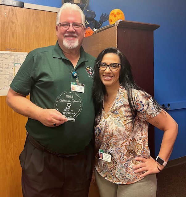 Edward Bischoff, Program Analyst at MITD was presented a 2023 Kindness Award by Claudia Guzman, a Top 10 Finalist for School-Related Employee of the Year.  He "has gone above and beyond helping me with Destiny and Charter technology".
#SpecialPrograms
#SPECkindnessaward2023