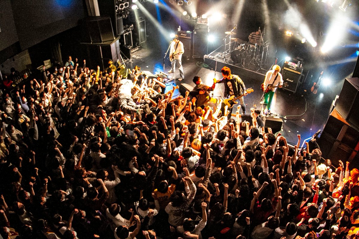 92_1985's tweet photo. 今日はありがと。
今日もありがと。
またその手繋ぎにこいよ。
お前のその手繋ぎにこいよ。
俺が強く　
その手握り返してあげるからさ。

撮影天才チカコ @Misheru_Chikako https://t.co/MwTAmBBhSF