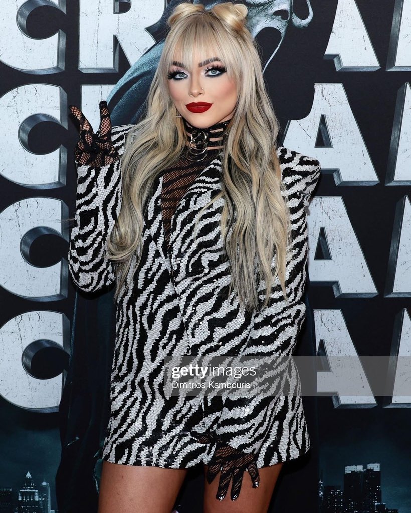 Troi Anthoni on Twitter: "🦓🩸🔪🔪🩸🦓 SCORCHING HOT LIV MORGAN ON THE RES