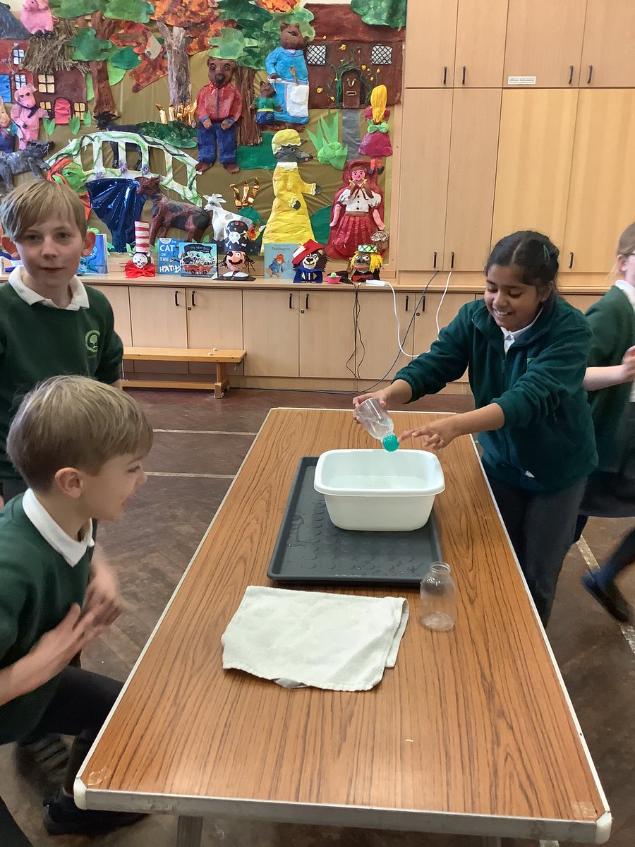 agjsschool's tweet image. Birch are having fun learning about forces in their fab science workshop today. #agjbirch #agjyear5 #agjscience