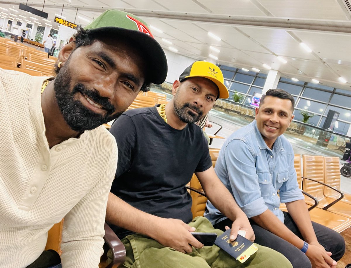 With Legends  @llct20 @indmaharajasllc #LegendsLeagueCricket #LLCMasters #LLCT20 #YahanSabBossHain