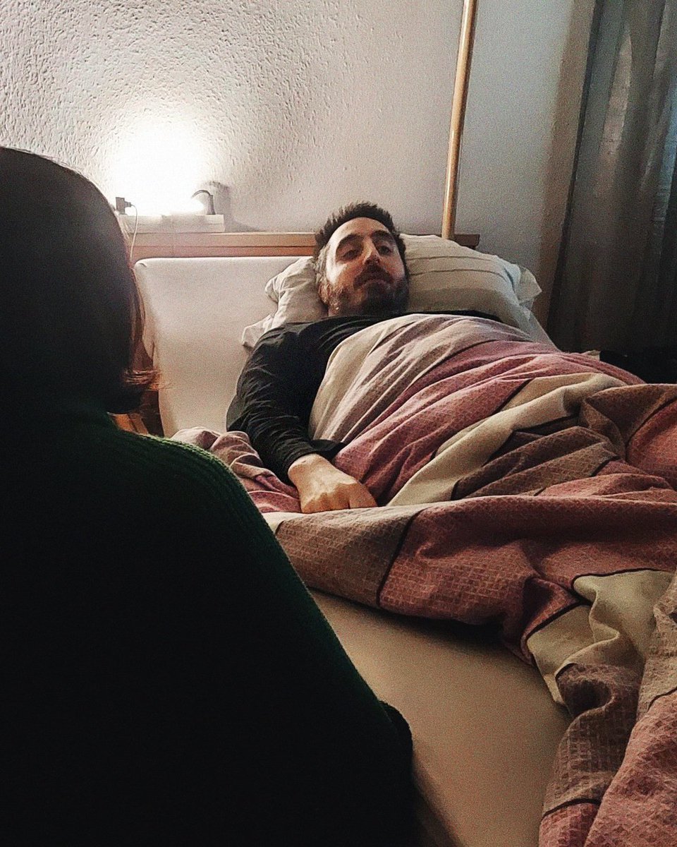 @UKJ_Jena .@FarazFallahi und ich kennen uns schon lange. Wie schön, dass wir uns nun auch persönlich getroffen haben! Seine Geschichte zeigt: Alle Ärzt*innen müssen #MECFS kennen! Von glücklichen Einzelfällen müssen wir zu verlässlicher Versorgung kommen. Darum Forschung!