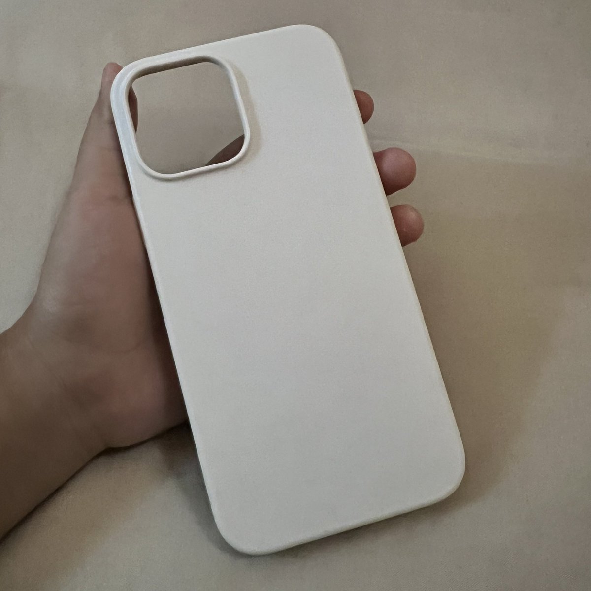 ddoodoxoxo's tweet photo. เคสแบรนด์ #SMARTDEVIL สำหรับ ip 13 pro max สีเบจ ๆ ออกแนวสีไข่ไก่ สวยมากกมินิมอล เป็นซิลิโคนแข็งทั้งเคส ใส่ง่าย👍🏻 มีกล่องให้นะคะ
🚨ส่งต่อ 100฿ รวมส่ง ems
#ส่งต่อเคสSMARTDEVIL #ส่งต่อเคสไอโฟน #เคสSMARTDEVIL #เคสไอโฟน13 #เคสไอโฟน13pm #ส่งต่อเคสไอโฟน #เคสไอโฟน #ส่งต่อ https://t.co/IsEKAdUWrP