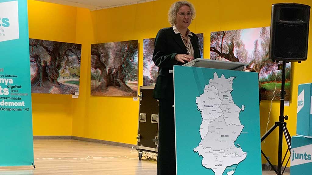 Setmanari L'Ebre (@setmanariebre) on Twitter photo ▶ LA NOTÍCIA: Amanda Esteller presentada com a candidata a l'alcaldia de Junts a Alcanar
<a href="/Amandaesteller/">Amanda</a> <a href="/JuntsperAlcanar/">Junts per Alcanar, Les Cases i Alcanar Platja</a> <a href="/JuntsxEbre/">Junts per les Terres de l'Ebre</a> <a href="/VilarAnnabel/">Annabel Marcos Vilar</a> <a href="/assumpcas/">Assumpció Castellví</a> <a href="/mncsls/">Mònica Sales 🎗</a> <a href="/irenenegre/">Irene Negre #junts 🎗🎗🎗</a> <a href="/XimoRambla/">Ximo Rambla</a> #EM23 #eleccions #MóradEbre #TerresdelEbre
setmanarilebre.cat/?p=76550 ▶ LA NOTÍCIA: Amanda Esteller presentada com a candidata a l'alcaldia de Junts a Alcanar
<a href="/Amandaesteller/">Amanda</a> <a href="/JuntsperAlcanar/">Junts per Alcanar, Les Cases i Alcanar Platja</a> <a href="/JuntsxEbre/">Junts per les Terres de l'Ebre</a> <a href="/VilarAnnabel/">Annabel Marcos Vilar</a> <a href="/assumpcas/">Assumpció Castellví</a> <a href="/mncsls/">Mònica Sales 🎗</a> <a href="/irenenegre/">Irene Negre #junts 🎗🎗🎗</a> <a href="/XimoRambla/">Ximo Rambla</a> #EM23 #eleccions #MóradEbre #TerresdelEbre
setmanarilebre.cat/?p=76550
