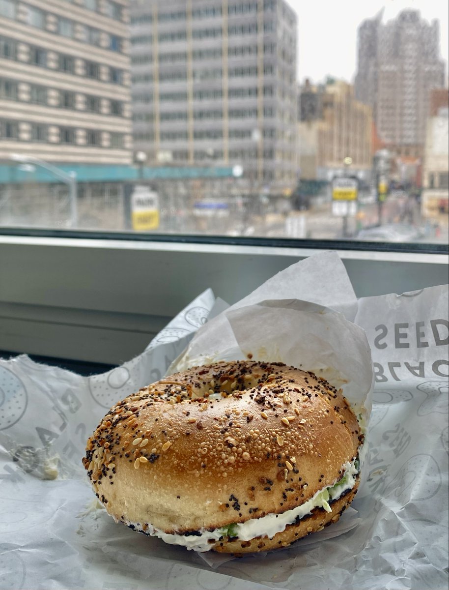 jjopperman's tweet photo. 2/ In past polls, 3/4 of Americans can't name the source of their 💧. While in NYC I asked people: surprisingly high number knew about their system-likely reflecting the attention it gets as marvel of both engineering &amp; #NatureBasedSolutons. But they all mention bagels &amp; pizza... https://t.co/WZ5zIIydKF