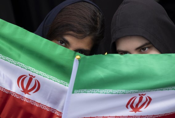 Complot of intimidatie?

Mysterie van ‘vergiftigde’ schoolmeisjes verontrust Iraniërs.

Artikel <a href="/destandaard/">De Standaard</a> / <a href="/BartBeirlant/">Bart Beirlant</a>, met commentaar van <a href="/MichaelARPage/">Michael Page</a>⤵️ 

standaard.be/cnt/dmf2023030…
#Mensenrechten