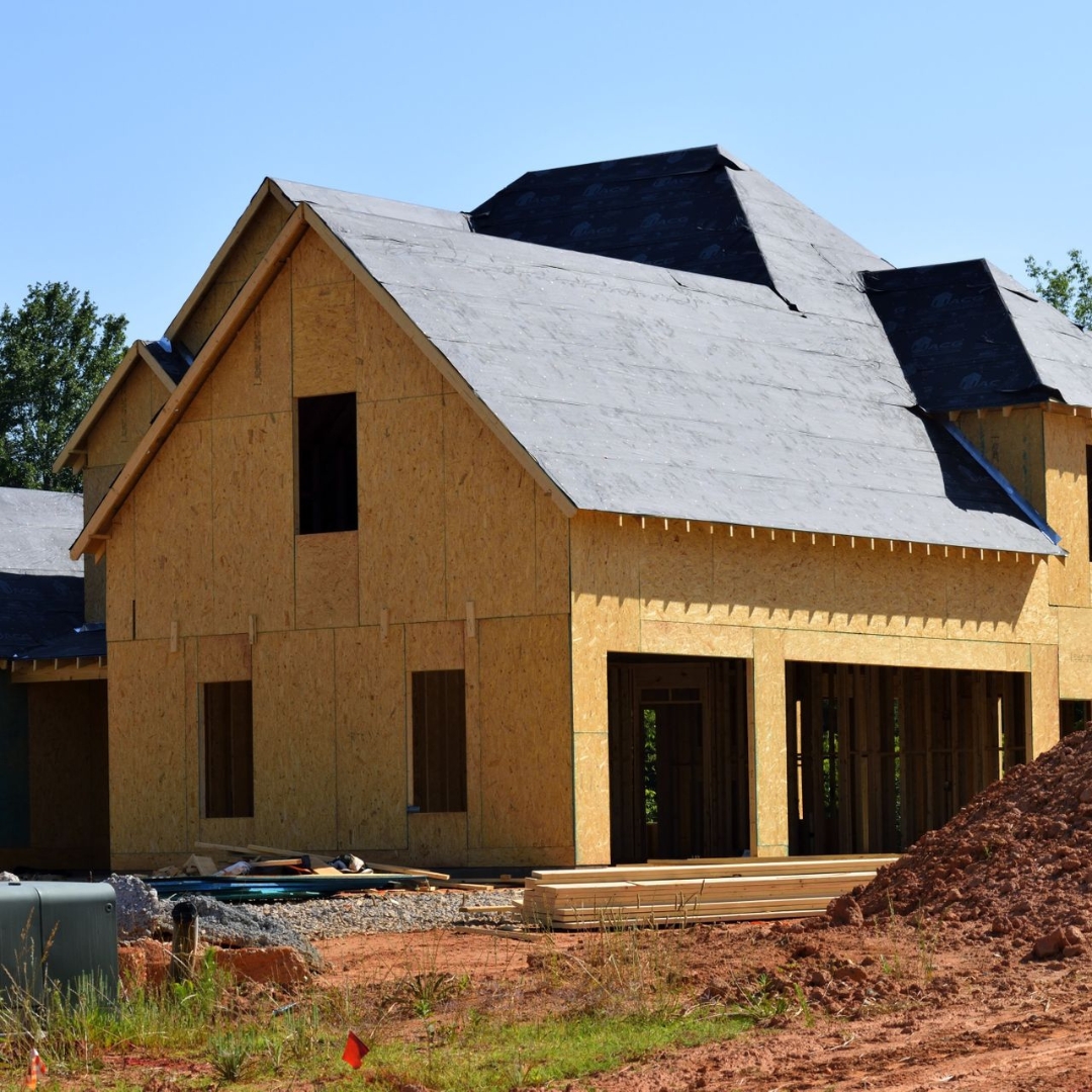 AuctionMediaAMG's tweet photo. The new house market is in a "housing recession," according to the National Association of Home Builders, but better times are on the way.📈

@NAHBhome #HouseMarket #Homes #HousesForSale https://t.co/GyU706dybg