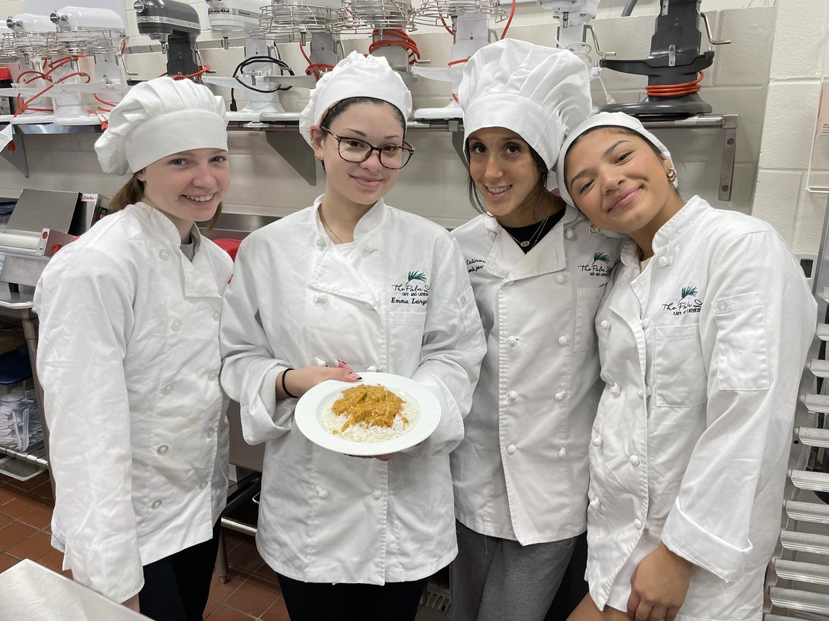 apexculinary's tweet photo. Butter chicken braising lab. #culinary3 https://t.co/USDQVJrXb2
