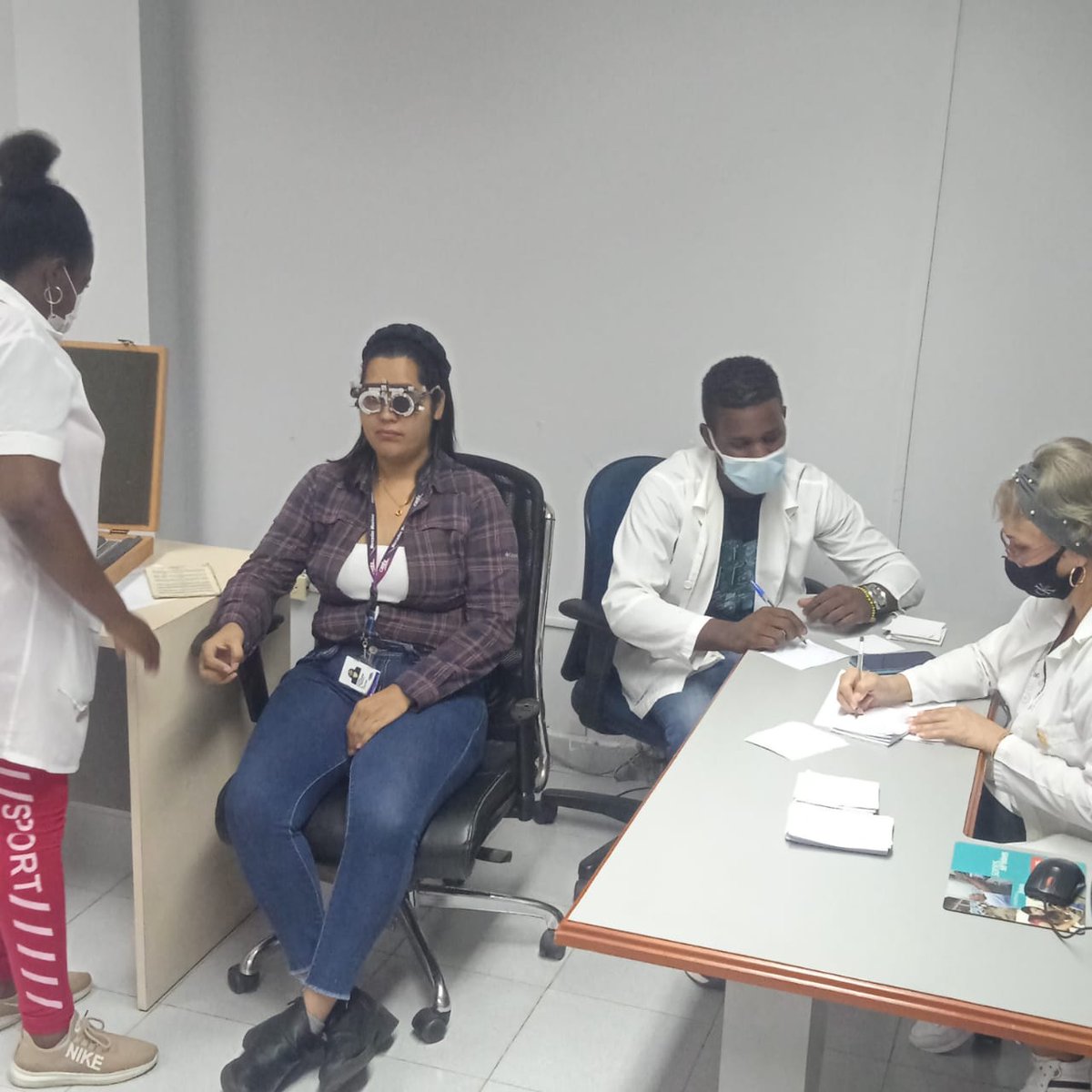 Millones de personas en el mundo claman por tener siempre cercano a un profesional de la salud cubano, reconociendo su altruismo. #CubaPorLaVida 
<a href="/cubacooperaven/">Brigada Médica Cubana en Venezuela</a>
<a href="/MINSAPCuba/">Ministerio de Salud Pública de Cuba</a>
<a href="/japortalmiranda/">José Angel Portal Miranda</a>
@CubCooperaVeGua
<a href="/CubacooperaveG/">Brigada Médica Cubana en el Estado Guárico.</a>
