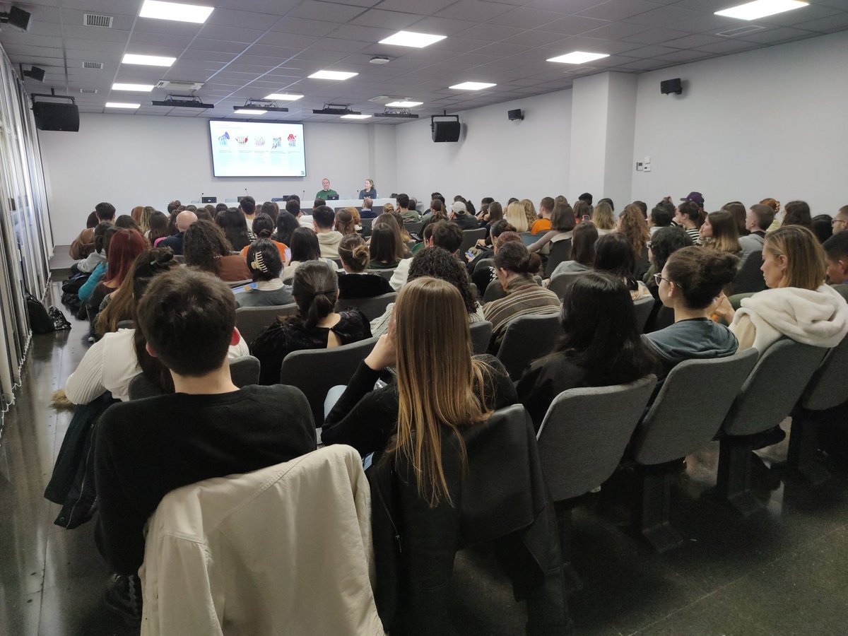 Facultad Ciencias Información tweet media