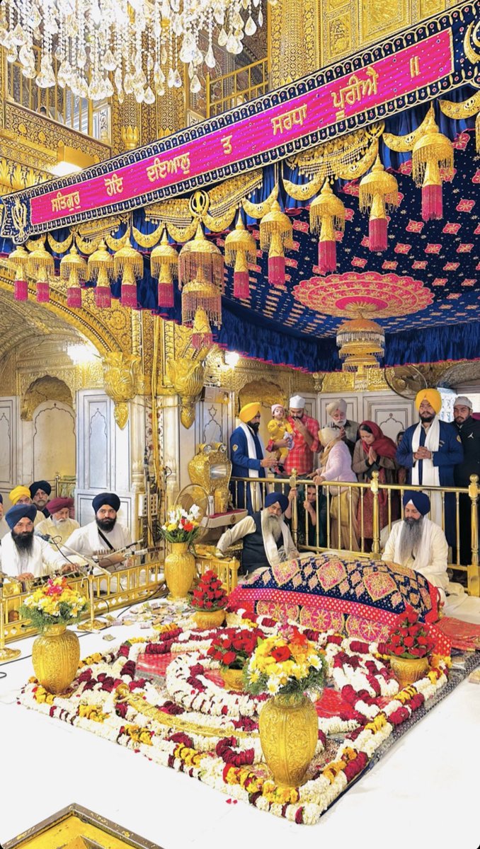 dashmeshpita's tweet photo. ਧੰਨੁਧੰਨੁਰਾਮਦਾਸਗੁਰੁਜਿਨਿਸਿਰਿਆਤਿਨੈਸਵਾਰਿਆ ॥

ਪੂਰੀਹੋਈਕਰਾਮਾਤਿਆਪਿਸਿਰਜਣਹਾਰੈਧਾਰਿਆ ॥ https://t.co/EqvVRUrk6V
