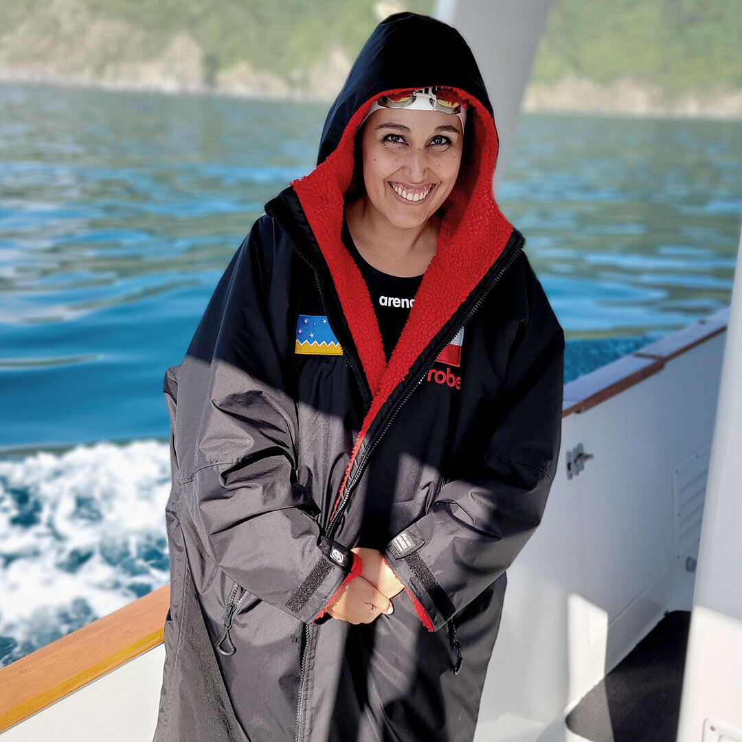 dryrobe (@dryrobe) on Twitter photo Massive congrats to Chilean Ice Mermaid and dryrobe® Ambassador <a href="/Barbarellah/">Bárbara Hernández H.</a> who has successfully swam her 6th ocean out of The Oceans Seven marathon swimming challenge.
She completed the Cook Strait, swimming between New Zealand’s North and South Islands, in 8hrs and 15mins!👏 Massive congrats to Chilean Ice Mermaid and dryrobe® Ambassador <a href="/Barbarellah/">Bárbara Hernández H.</a> who has successfully swam her 6th ocean out of The Oceans Seven marathon swimming challenge.
She completed the Cook Strait, swimming between New Zealand’s North and South Islands, in 8hrs and 15mins!👏