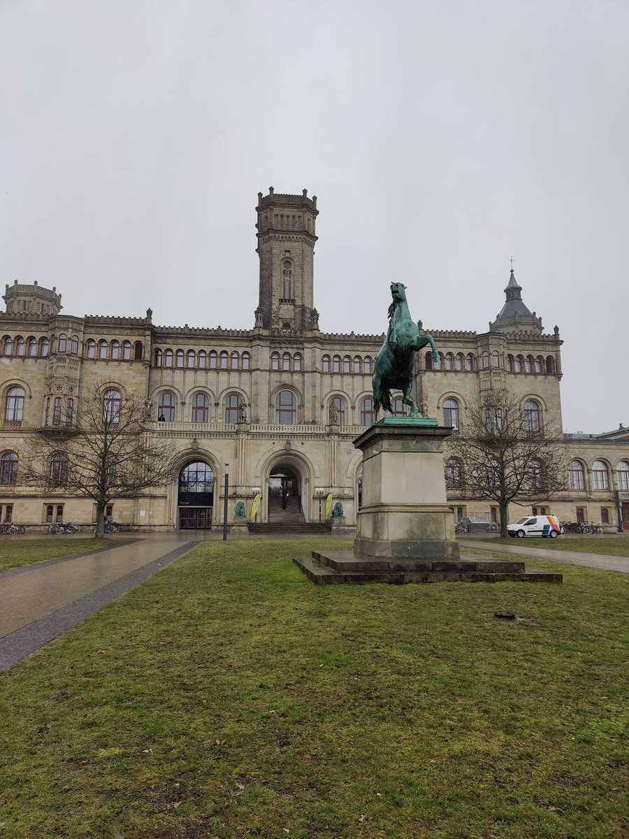 Greetings from the DPG Spring Meeting in Hannover! Nathan McMahon, Stefan Wolf as well as <a href="/off__peak/">DanielBurgarth</a>  are there from <a href="/FauQuantum/">QuantumComputingFAU</a>. Check out their talks!

<a href="/hartmannquantum/">hartmanngroup</a> #DPGMeeting