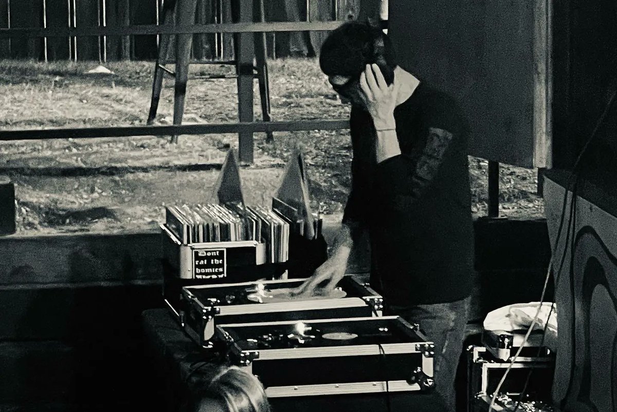 distortedheartb's tweet image. #tiptuesday DJ Sam Ramirez will be spinning between sets on 3/15/23 @TulipsFTW for @visionvideoband @ThenComesS @SEVITband . Tix buff.ly/3SUwFXN Don&apos;t forget to check out his regular night, @AwayFTN , every 2nd Saturday at @doublewidedallas #dallasDJs #postpunk